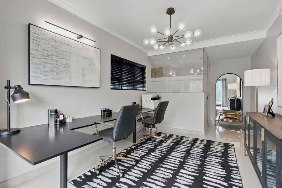 7 Bedroom Property for Sale in Oranjezicht Western Cape